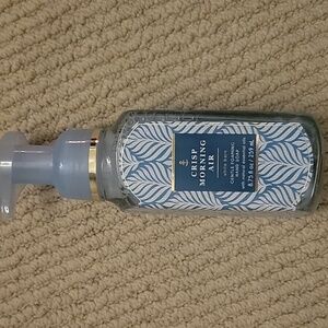 White Barn Crisp Morning Air Foaming Soap